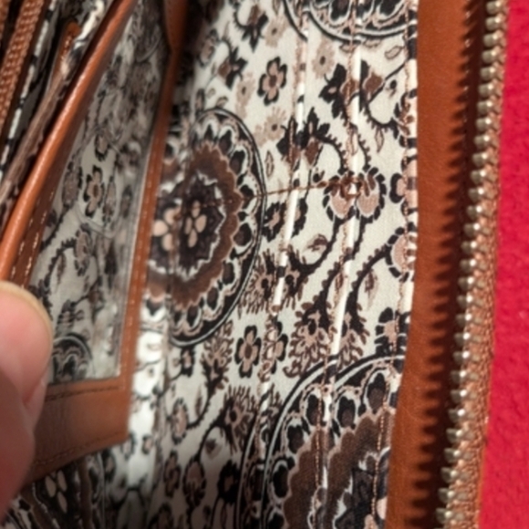 Brown Quilted Leather Caryall RFID Accordion Wristlet Wallet EUC - Picture 6 of 6